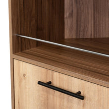 Bar Esquinero Marsel, Castaño y Café Claro, con Una Puerta Abatible y Espacio Porta Copas