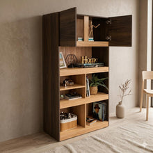 Biblioteca Taira, Nogal y Fresno Europeo, con Dos Puertas Batientes y Variedad de Entrepaños