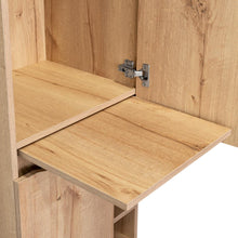 Bar Alto Yeko, Café Claro, con gran capacidad para ubicar botellas y copas