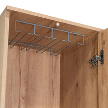 Bar Alto Yeko, Café Claro, con gran capacidad para ubicar botellas y copas