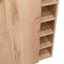 Bar Alto Yeko, Café Claro, con gran capacidad para ubicar botellas y copas