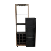 Bar Ozzy, Wengue y Milan, con espacio para organizar licores y vasos