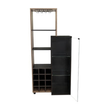 Bar Ozzy, Wengue y Milan, con espacio para organizar licores y vasos