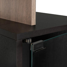 Bar Ozzy, Wengue y Milan, con espacio para organizar licores y vasos