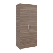 Closet Carlota, Avellana y Blanco, con Un Tubo Cromado y Tres Entrepaños