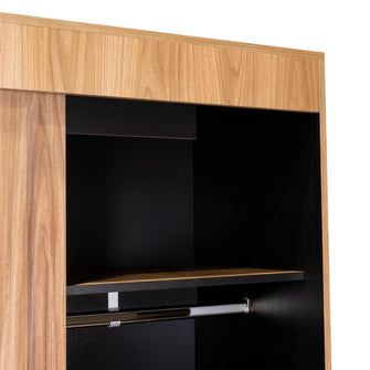 Closet Angelo 150, Fresno Europeo y Wengue, con Tres Puertas Corredizas