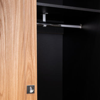 Closet Angelo 150, Fresno Europeo y Wengue, con Tres Puertas Corredizas