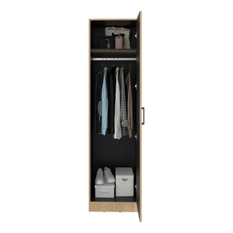 Closet Cley, Fresno Europeo y Wengue, con un tubo de acero cromado para colgar ropa
