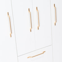 Closet Eco Golden, Blanco y Dorado, Variedad de Entrepaños y  Cuatro puertas Abatibles