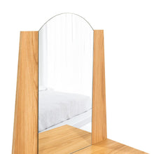 Organizador Praga, Fresno Europeo, con tres cajones y una puerta