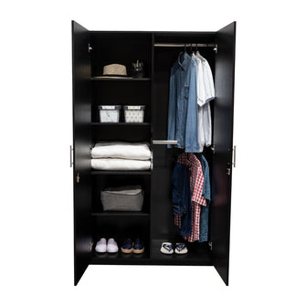 Closet Maya, Wengue, con Dos Puertas Abatibles con Cerradura y Cuatro Entrepaños