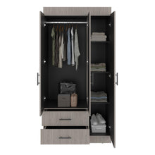 Closet Houston, Positano y Wengue, Con Tres Puertas Batientes y Dos Cajones Con Amplio Espacio De Almacenamiento