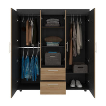Closet Marcus, Fresno Europeo y Wengue, con Variedad de Entrepaños y Cuatro Puertas Abatibles