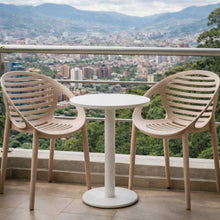 Silla Tokio con Brazos, Color Taupe, con Espaldar y Diseño Moderno