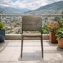 Silla Bronx , Taupe, con Espaldar en Cuadrados y Diseño Minimalista