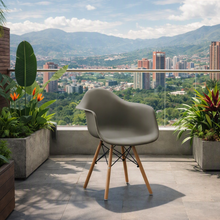 Silla Eymos , Color Taupe, con Espaldar y Patas en Madera