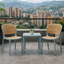 Silla Nest, Color Azul Claro y Beige, con Espaldar y Asiento en Rejilla