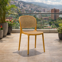 Silla Nest, Naranja y Beige, con Espaldar y Asiento en Rejilla