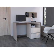 Escritorio Rook, Bardolino y Capri, con espacio para objetos decorativos