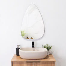 Espejo Irregular Carlo, en forma de Gota