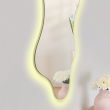 Espejo Irregular Dominic, Diseño Moderno + LED