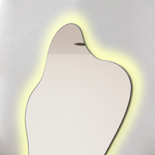 Espejo Irregular Dominic, Diseño Moderno + LED
