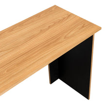 Escritorio Vilna, Fresno Europeo y Wengue, con Cuatro entrepaños para ubicar elementos de estudio