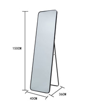 Espejo Rectangular de Piso Isa, con Marco en Aluminio Negro