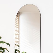 Espejo Curvo Lucera, Gris, Diseño Moderno