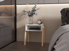 Mesa de Noche Pinet, Blanco Duqueza, con un entrepaño para guardar objetos y diseño minimalista