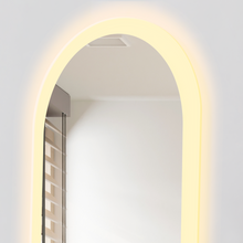 Espejo Curvo Oviedo, Gris, con Luz Led y Botón Touch