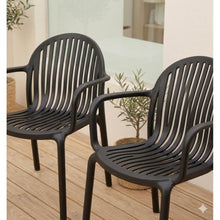 Set de 2 Sillas Marruecos con Brazos, Negro, con Espaldar en Rayas y Diseño Minimalista