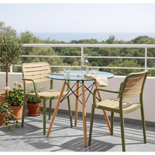 Silla Con Brazos Carolina, Verde Olivo y Beige, y espaldar de Líneas Horizontales