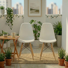 Set de 4 Sillas Eames, Color Blanco, con Patas de Madera