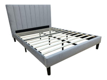 Cama Doble Lisa, Gris Claro, madera roble tapizada