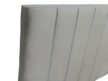 Cama Doble Lisa, Gris Claro, madera roble tapizada