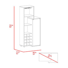 Bar Ozzy, Wengue y Milan, con espacio para organizar licores y vasos
