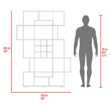 Biblioteca Bar Simba, Wengue y Fresno Europeo, con espacio para libros, copas, licores