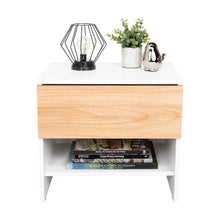 Mesa de Noche Light, Fresno Europeo y Blanco, con superficie para objetos decorativos