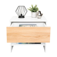 Mesa de Noche Light, Fresno Europeo y Blanco, con superficie para objetos decorativos