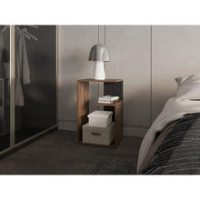 Mesa de Noche Evert, Nogal y Wengue, con diseño moderno y espacio para ubicar objetos ZF