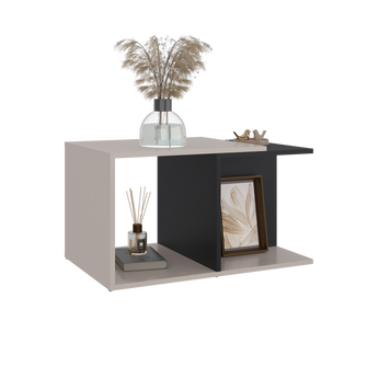 Mesa de Centro Cuera, Capri y Wengue, cuanta con espacio para ubicar objetos decorativos