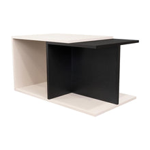 Mesa de Centro Cuera, Capri y Wengue, cuanta con espacio para ubicar objetos decorativos