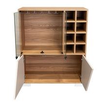 Bar Orus, Fresno Europeo y Capri,con cuatro puertas batientes