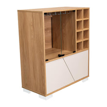 Bar Orus, Fresno Europeo y Capri,con cuatro puertas batientes