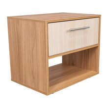 Mesa de Noche Sevin, Fresno Europeo, con espacio para colocar objetos y con deslizadores plásticos