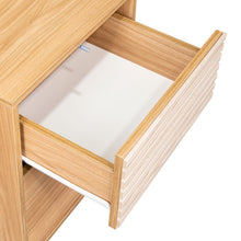 Mesa de Noche Wandda, Fresno Europeo y Roble Natural, con un cajón para guardar objetos