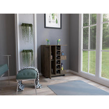 Bar Bajo Telmo, Nogal, con una puerta abatible