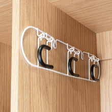 Mueble de Aseo Romana, Cartagena, Con cinco entrepaños organizadores