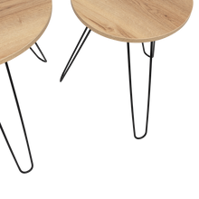 Mesa Auxiliar Zumba, Café Claro, con Patas Metálicas Ideal Para Ubicar Objetos Decorativos